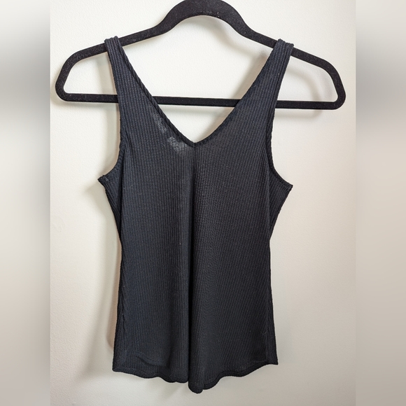 Black camisole - Picture 2 of 3